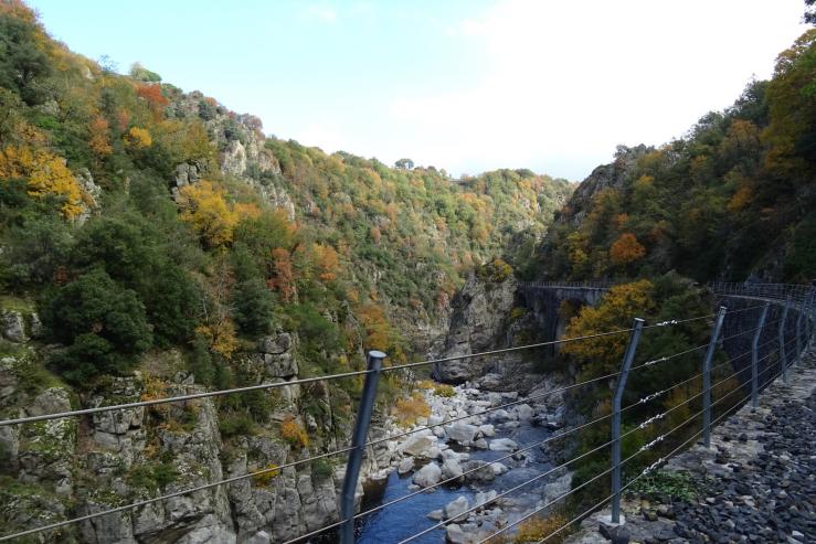 85 les gorges du doux